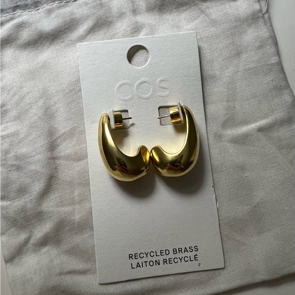 COS women’s earrings